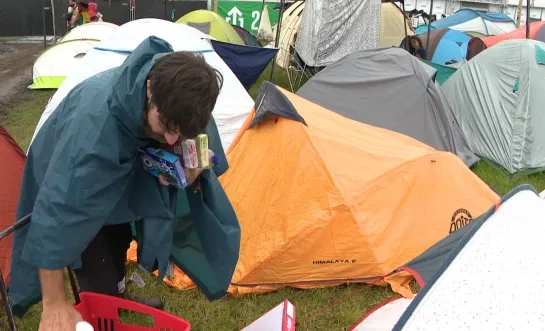 Natte tenten op de camping