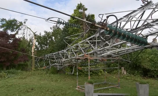 hoogspanningsmast windhoos onweer Leest Mechelen