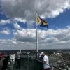 Pridevlag wappert voor gelijkheid op hoogste punt van Rivierenland