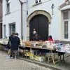 Dichter bij water op de kaai in Sint-Amands 