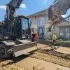 ACV deelt zonnecrème en drank uit op werf in Noorderwijk