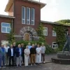 voor gemeentehuis Beerse