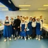 Wout Bru jureert kip-curry's en slaatjes in Sint-Jozefschool