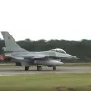 F16 F16