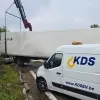 vrachtwagen in middenberm E34 Postel