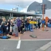 Drukte aan station Mol bij aanvang Graspop